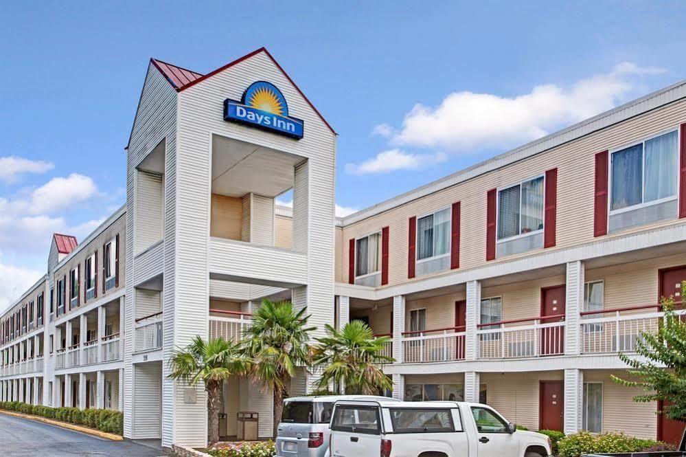 Days Inn By Wyndham Marietta-Atlanta-Delk Road מראה חיצוני תמונה